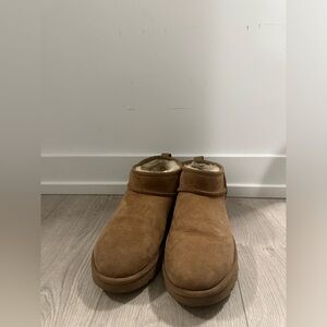 UGG mini
